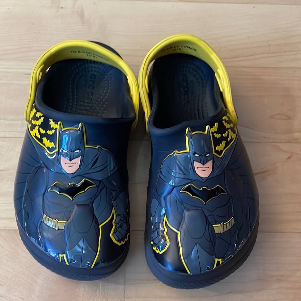 Batman Crocs